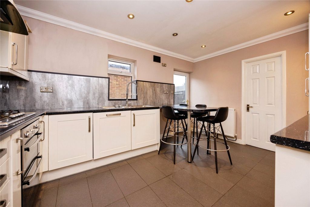 Property photo 2 of 14 Picture No. 22
