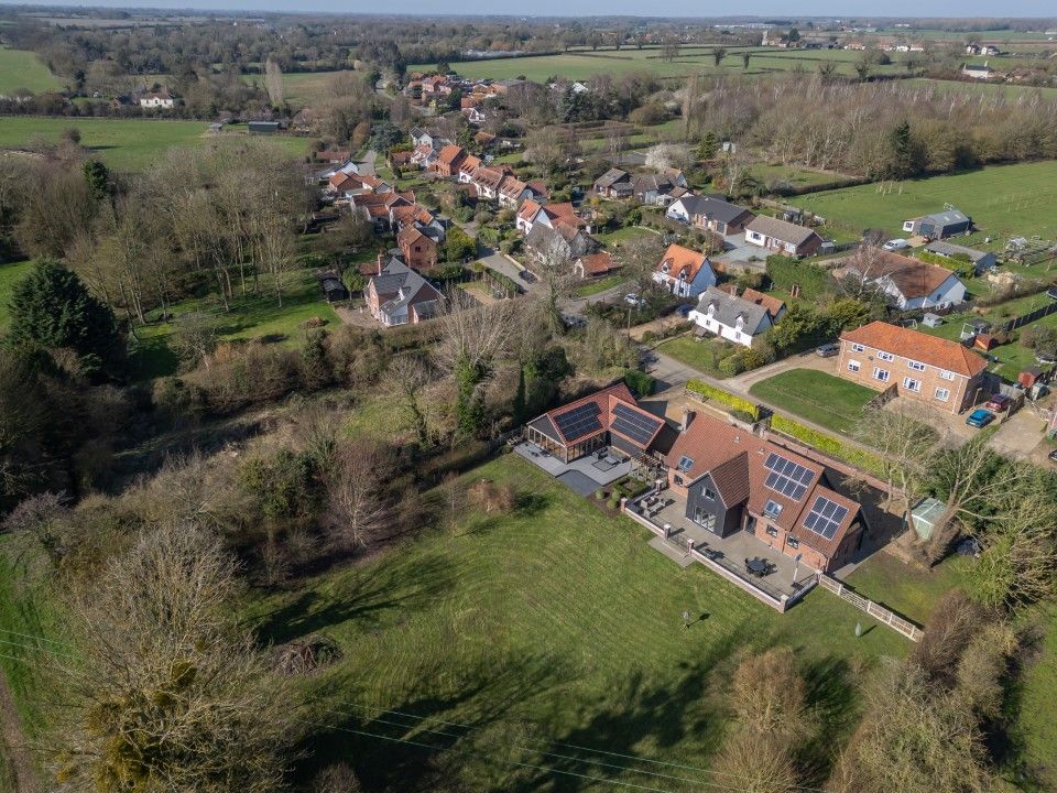 Property photo 2 of 32