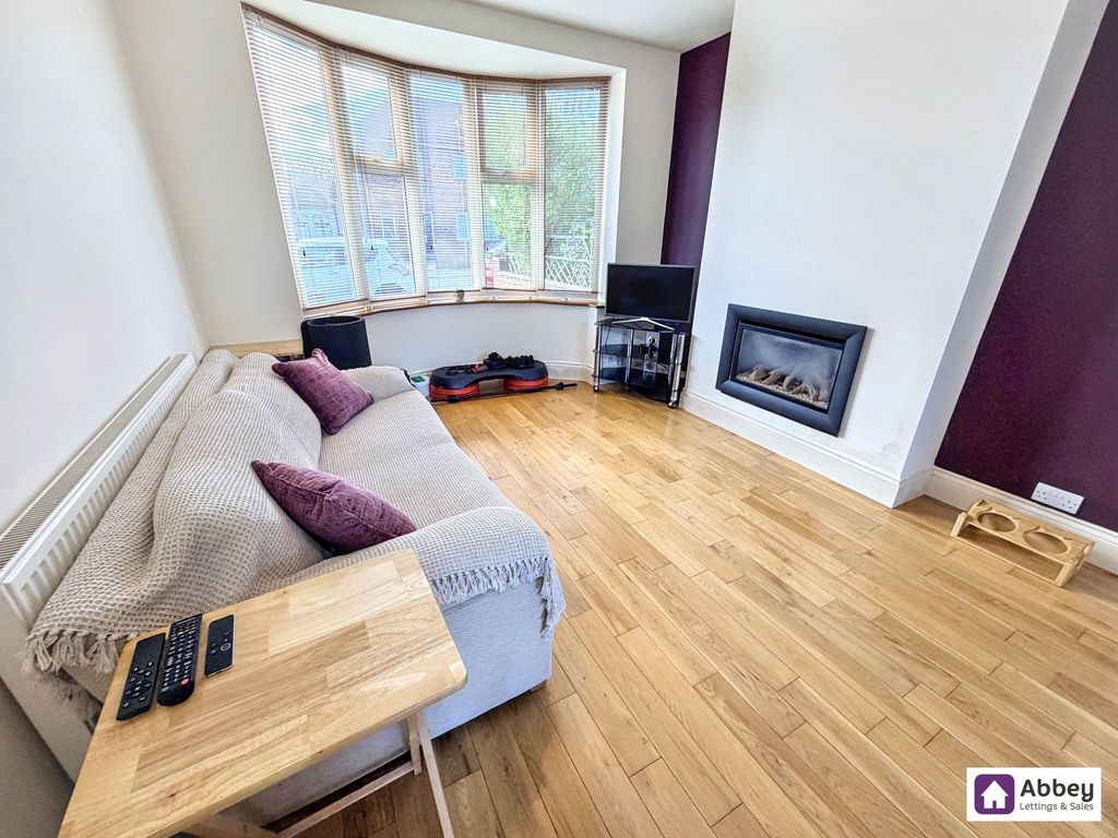 Property photo 2 of 13 Lounge/Diner