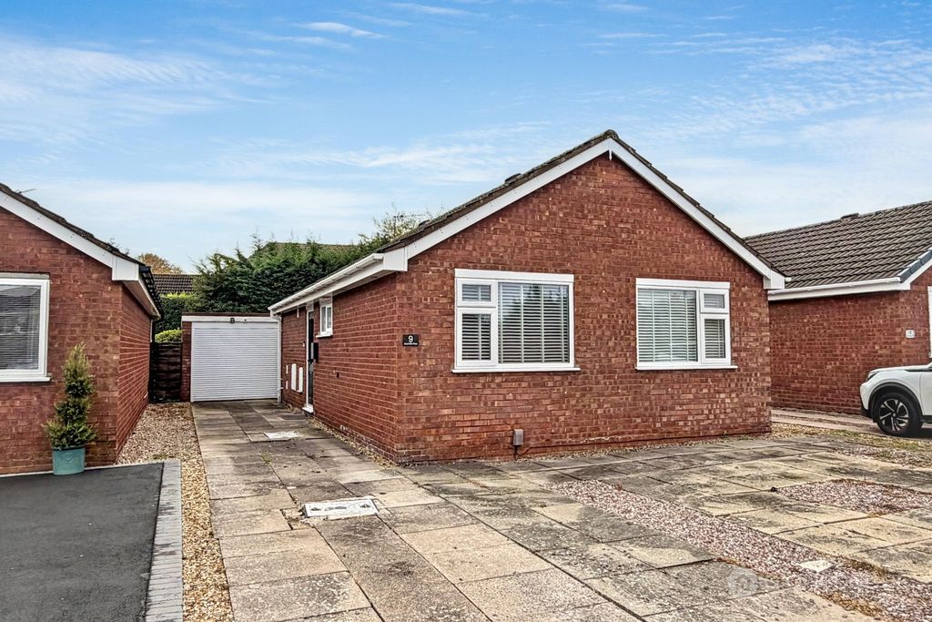 Property photo 1 of 10 5905492