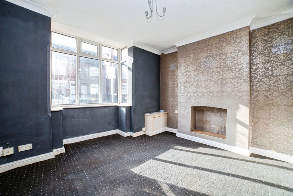 Property photo 3 of 17 Photo