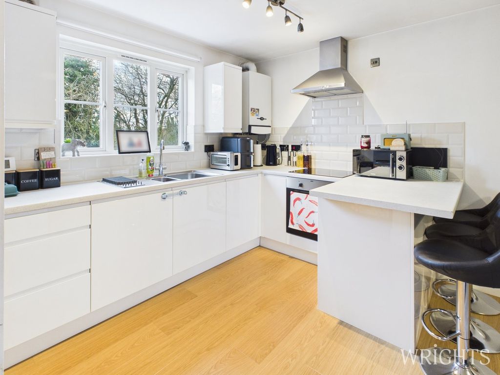 Property photo 3 of 15 Kitchen Area