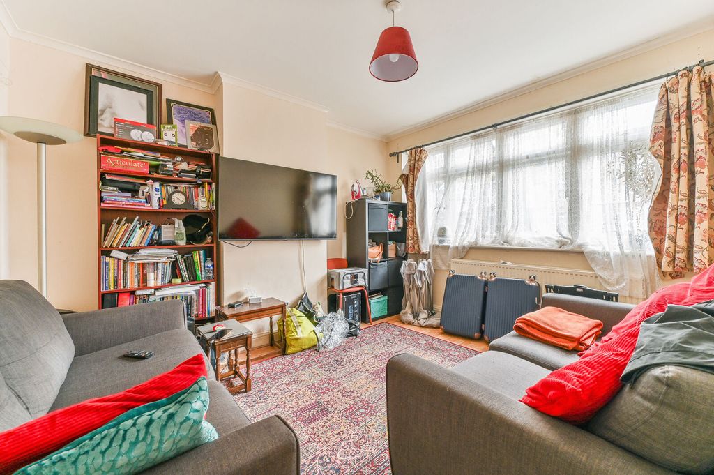 Property photo 3 of 11