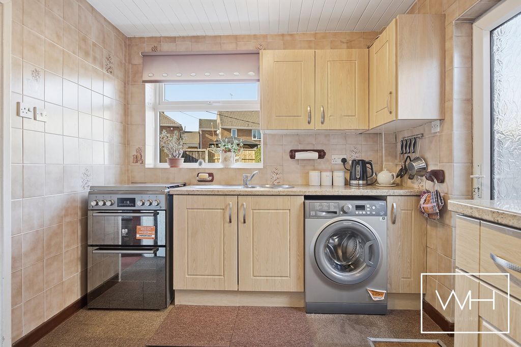 Property photo 3 of 20 4 St Christopher_S Cresent, Scawsby 02