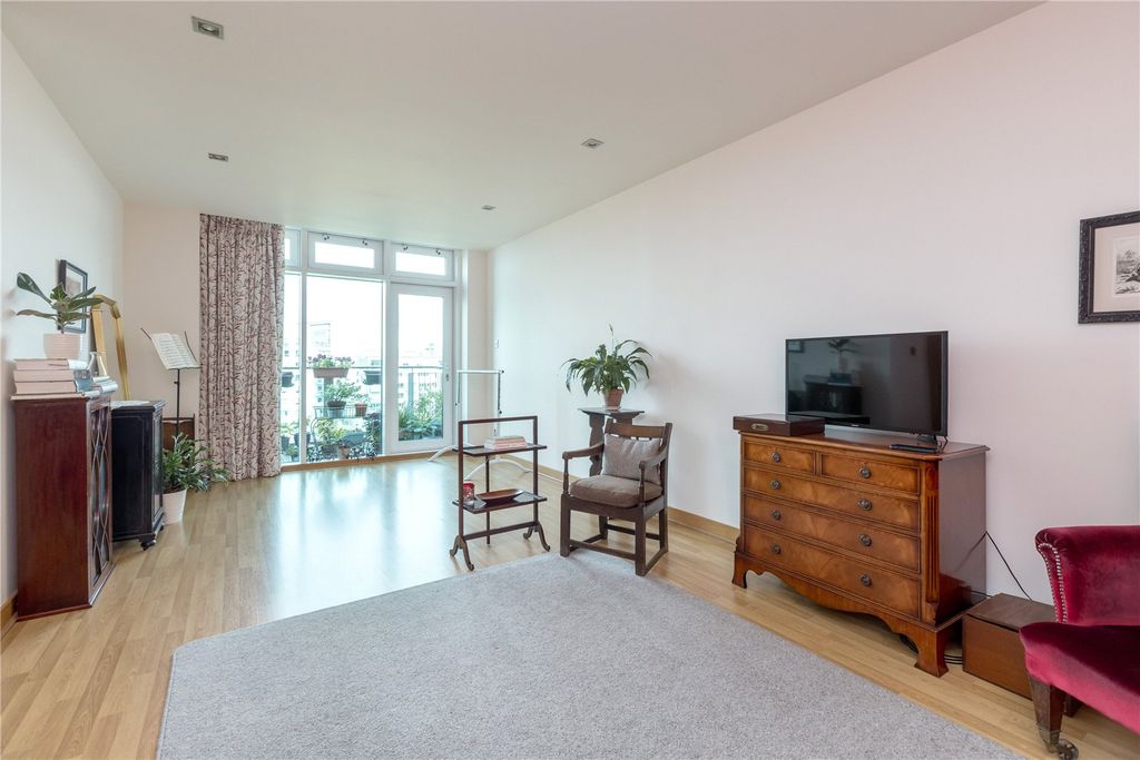 Property photo 3 of 19 Living Room