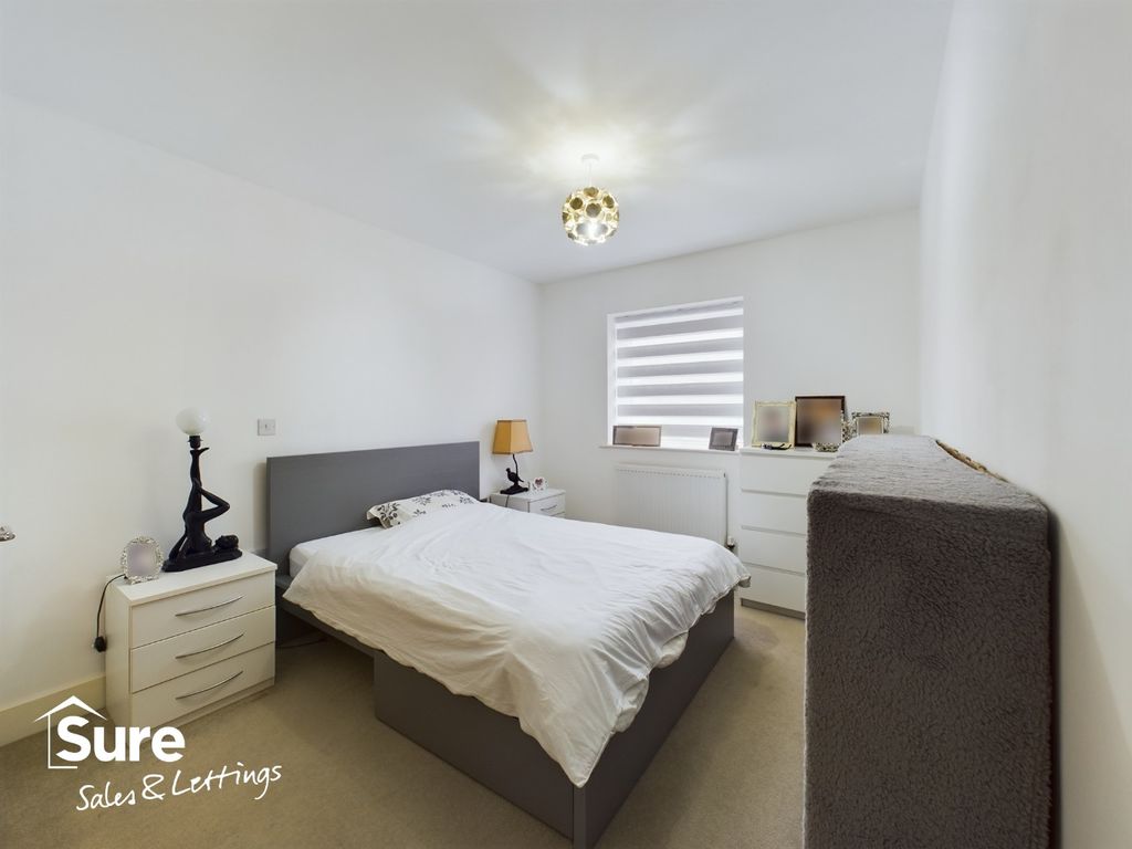 Property photo 2 of 19 4003573