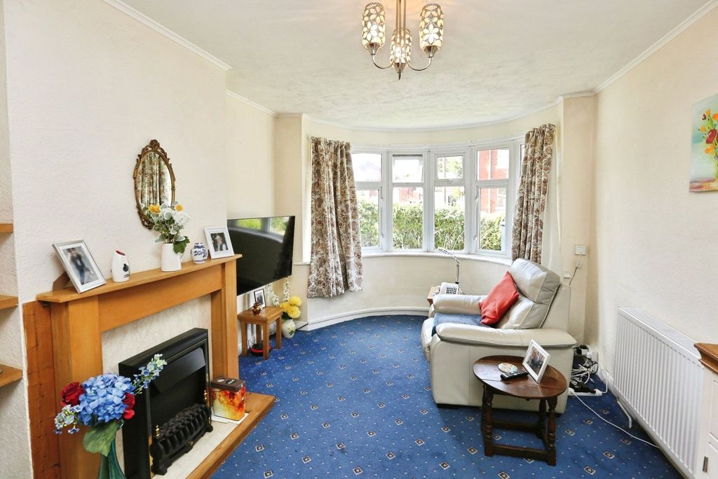 Property photo 2 of 11 Picture No. 12