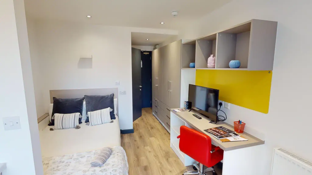 Property photo 3 of 8