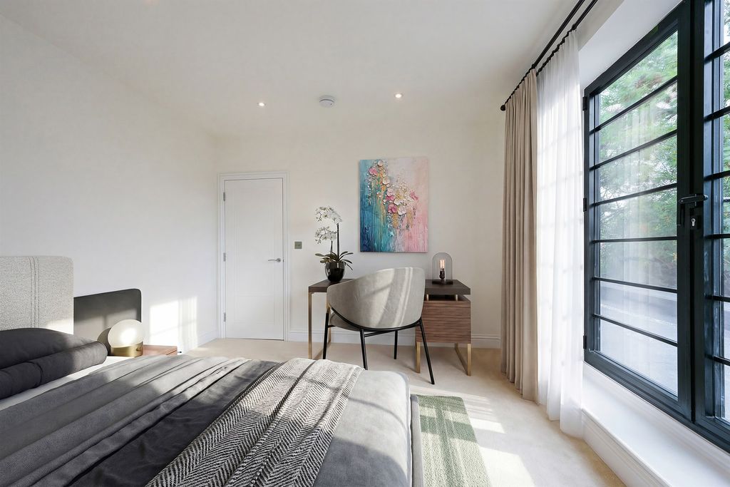 Property photo 3 of 13