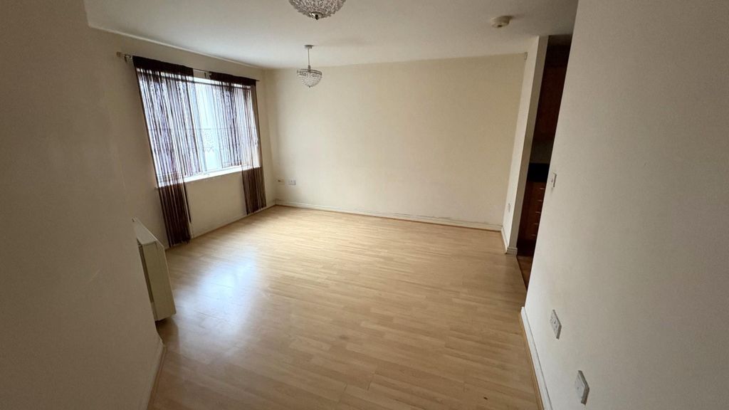 Property photo 3 of 7 Ashwood Living Room.Jpeg