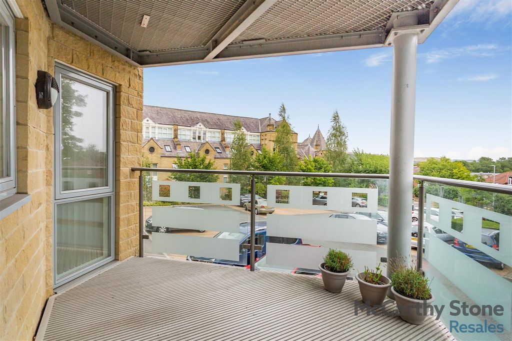 Property photo 1 of 16 8657088-Exterior08.Jpg