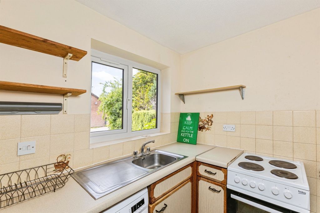 Property photo 2 of 14