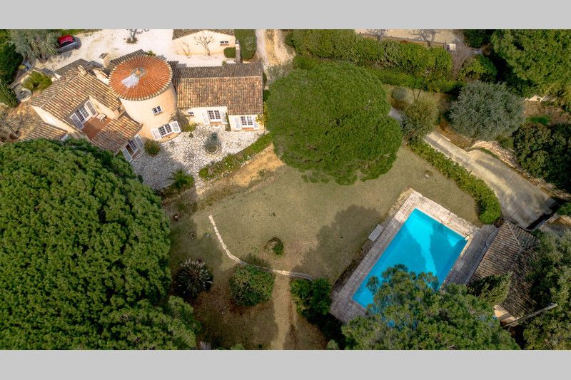 Property photo 1 of 2