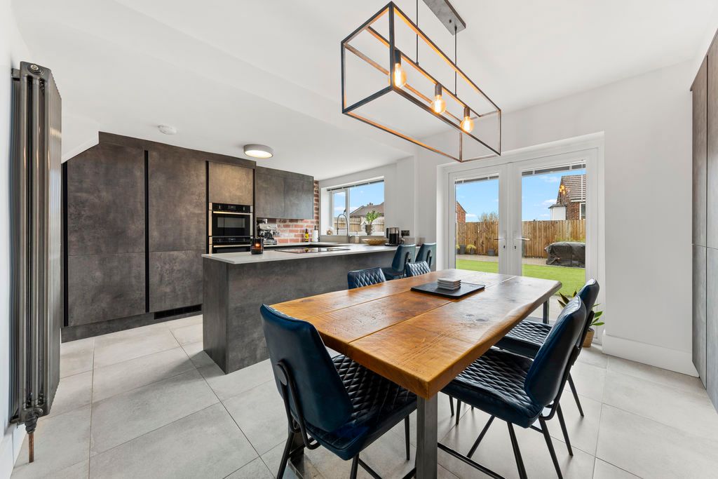 Property photo 1 of 27 Kitchen Diner