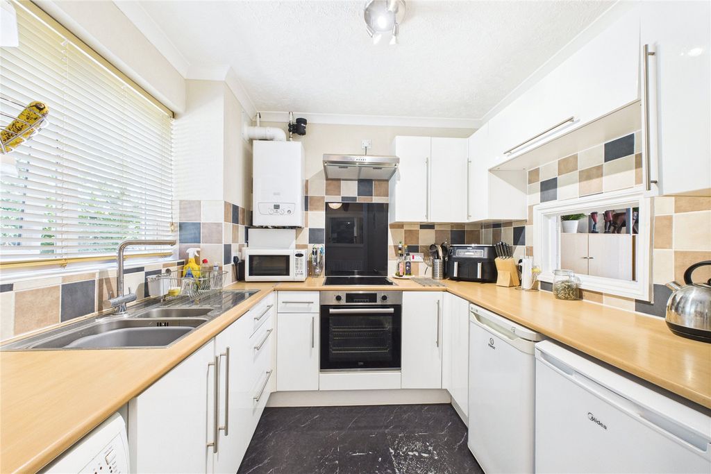 Property photo 3 of 11 Picture No. 06