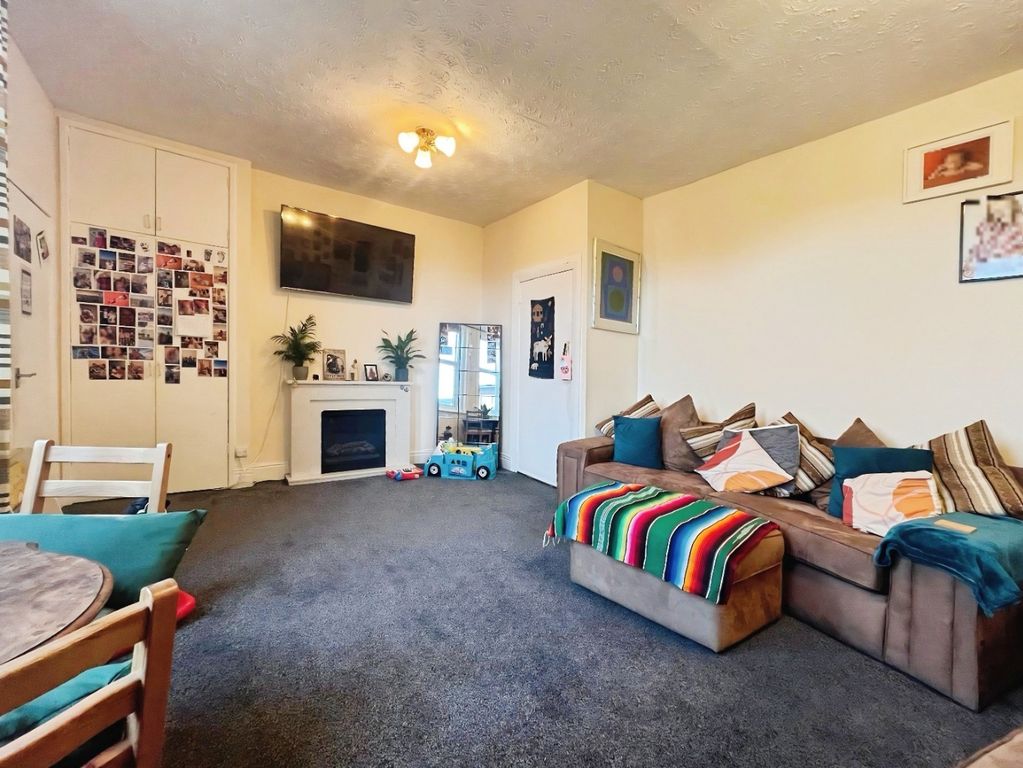 Property photo 3 of 16 4602547