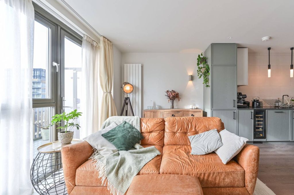 Property photo 2 of 22