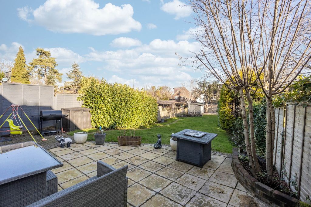 Property photo 2 of 18