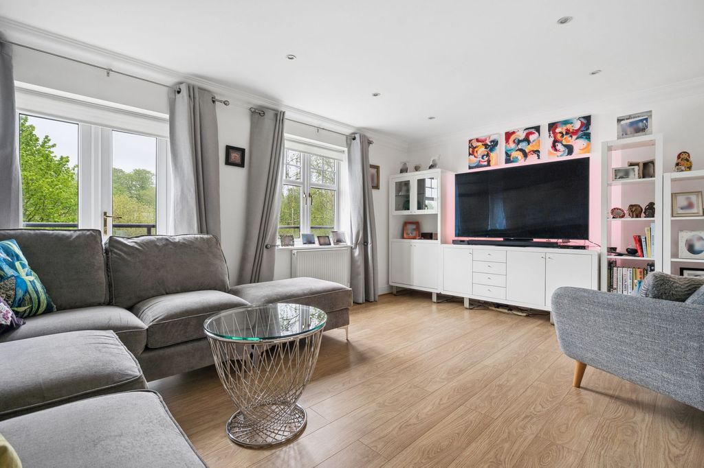 Property photo 2 of 19