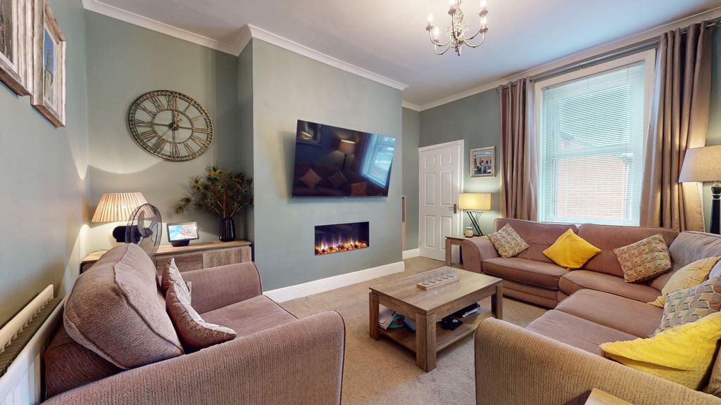 Property photo 1 of 19 5377981
