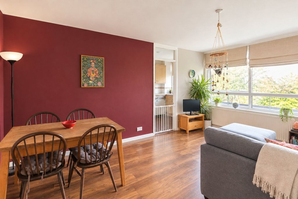 Property photo 2 of 11 Picture No. 29