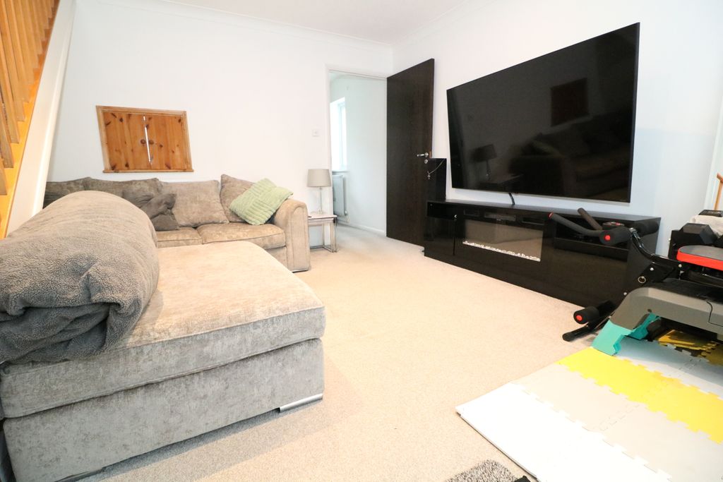 Property photo 2 of 10