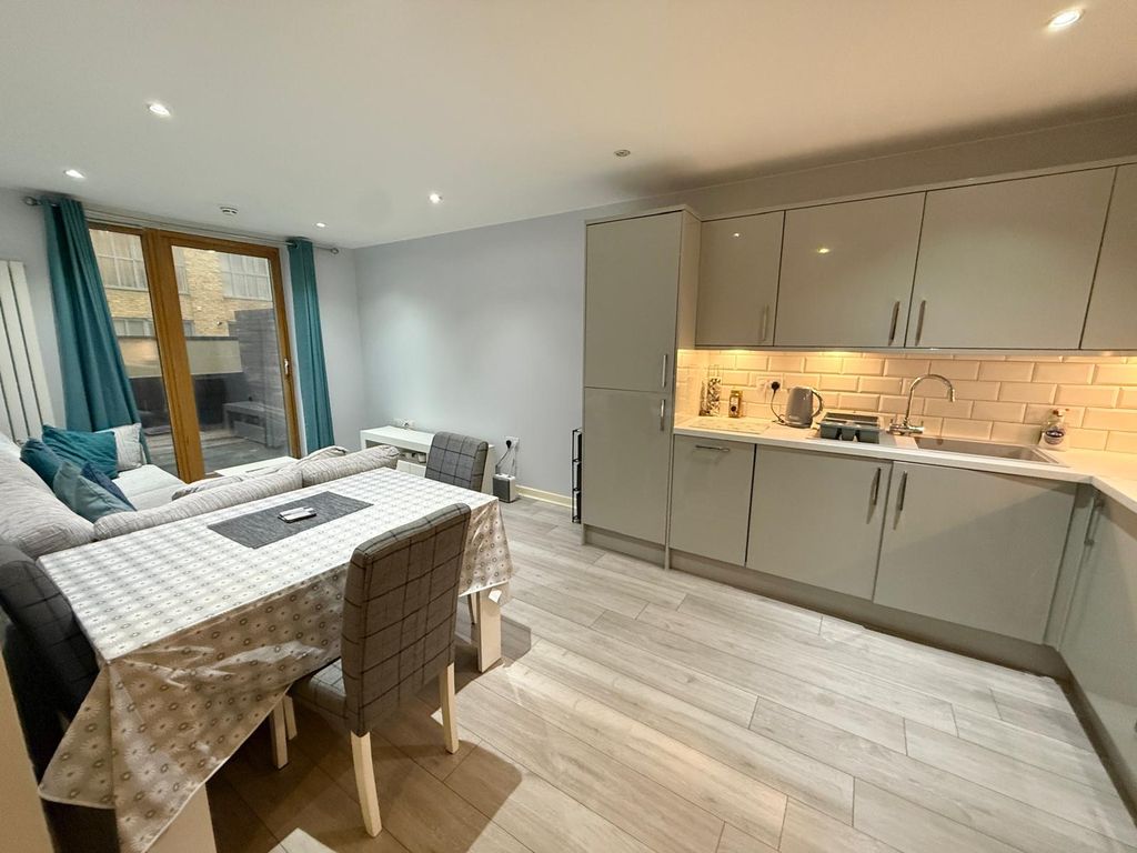 Property photo 1 of 14 Modern 1-Bedroom Flat In Barking