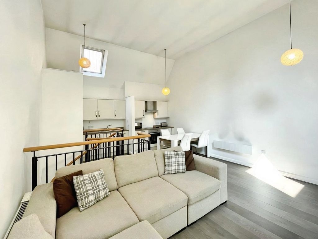 Property photo 2 of 12 Picture No. 23