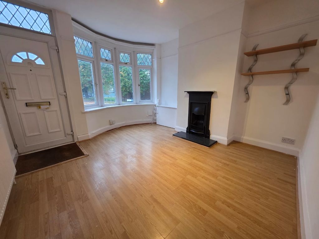 Property photo 2 of 16 Img-20251015-Wa0422