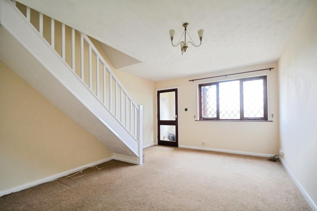 Property photo 3 of 10 Living Room