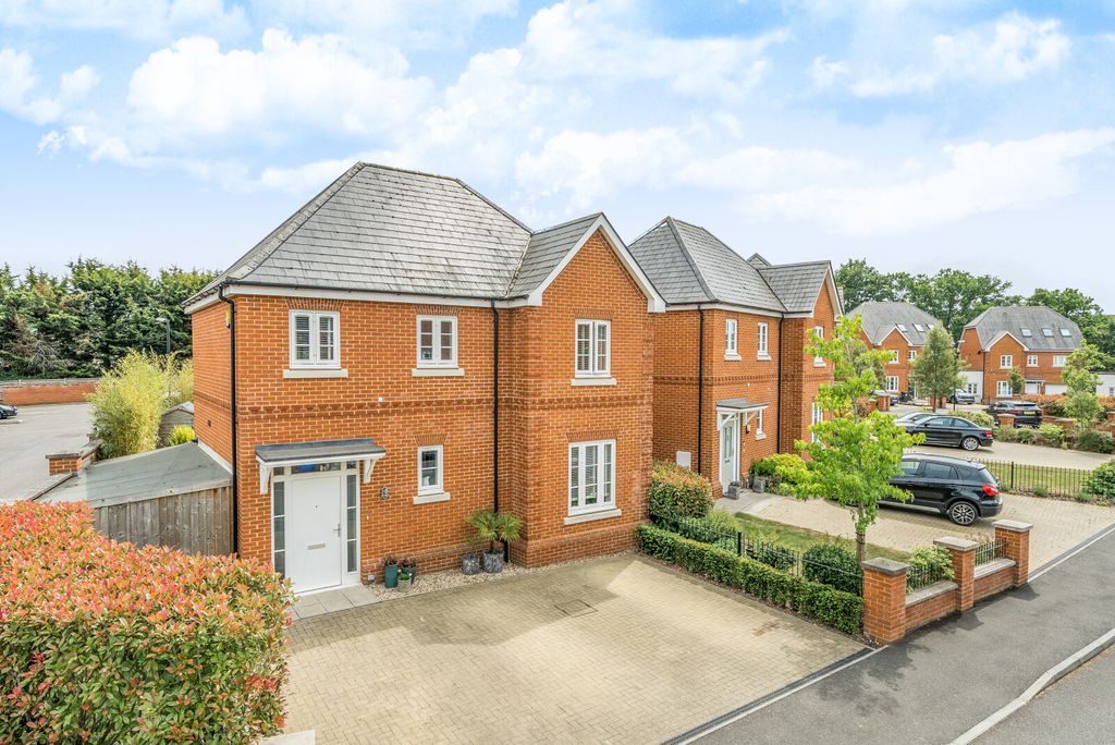 Property photo 1 of 21 1295047-1-682Dded...