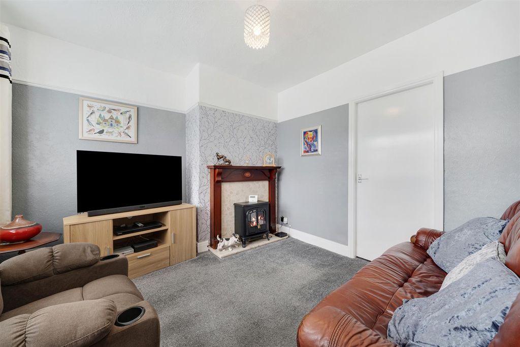Property photo 2 of 23 127 Shaw Lane-18.Jpg