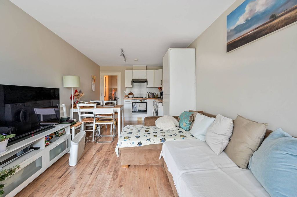 Property photo 3 of 8