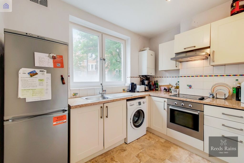 Property photo 3 of 13 Kitchen