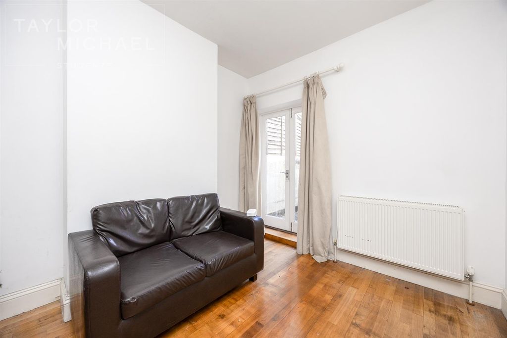 Property photo 3 of 15 Living Room