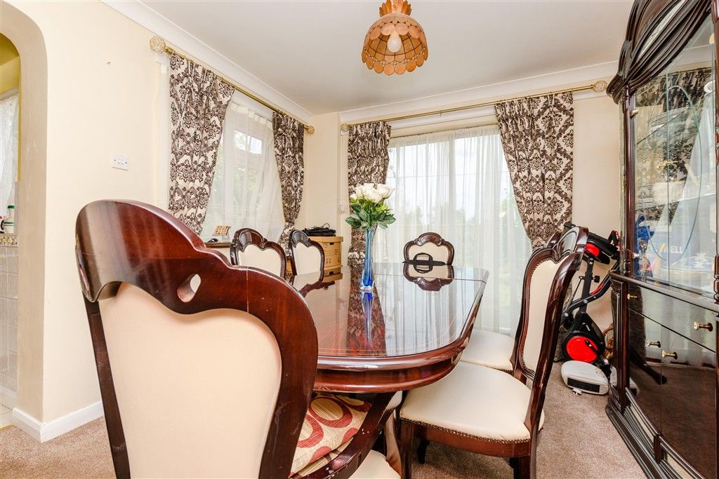 Property photo 3 of 10 Dining Room