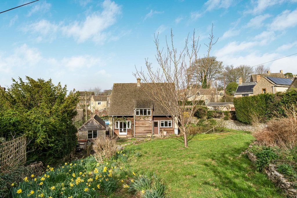 Property photo 2 of 21