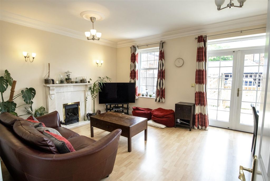 Property photo 2 of 18