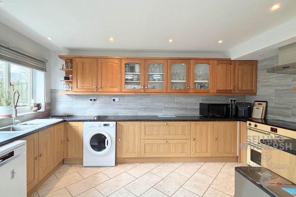 Property photo 3 of 21 4616727