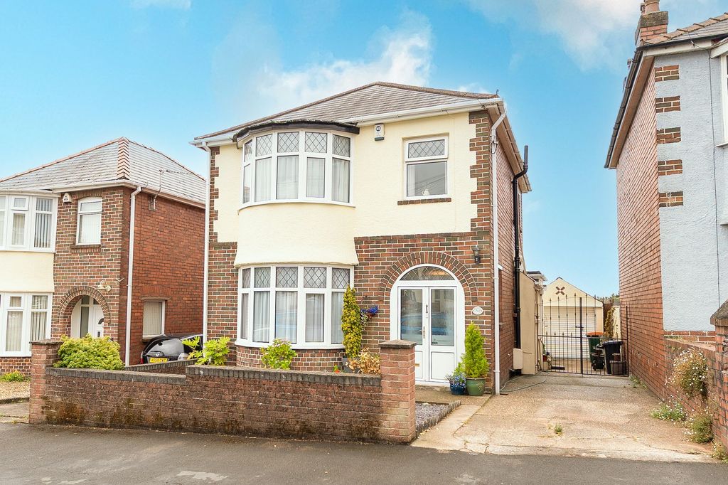 Property photo 1 of 31