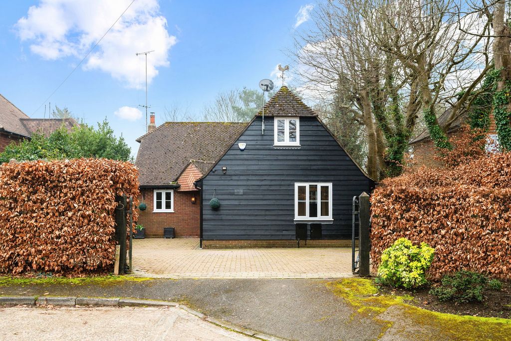 Property photo 1 of 34