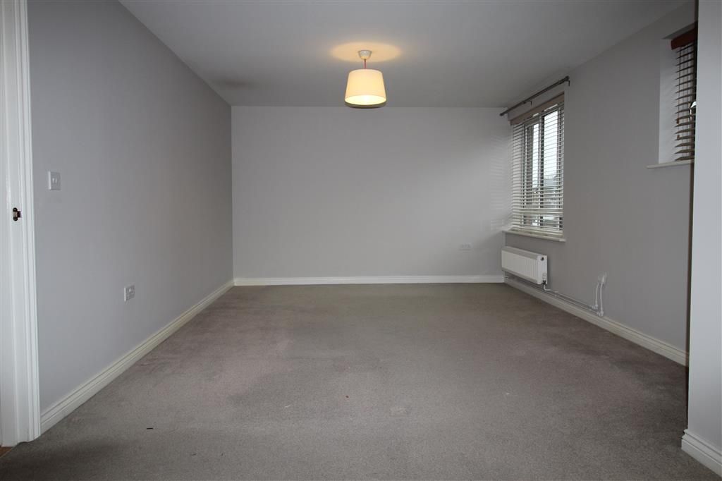 Property photo 2 of 8 Image