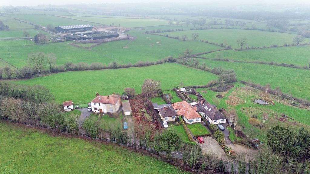 Property photo 3 of 9