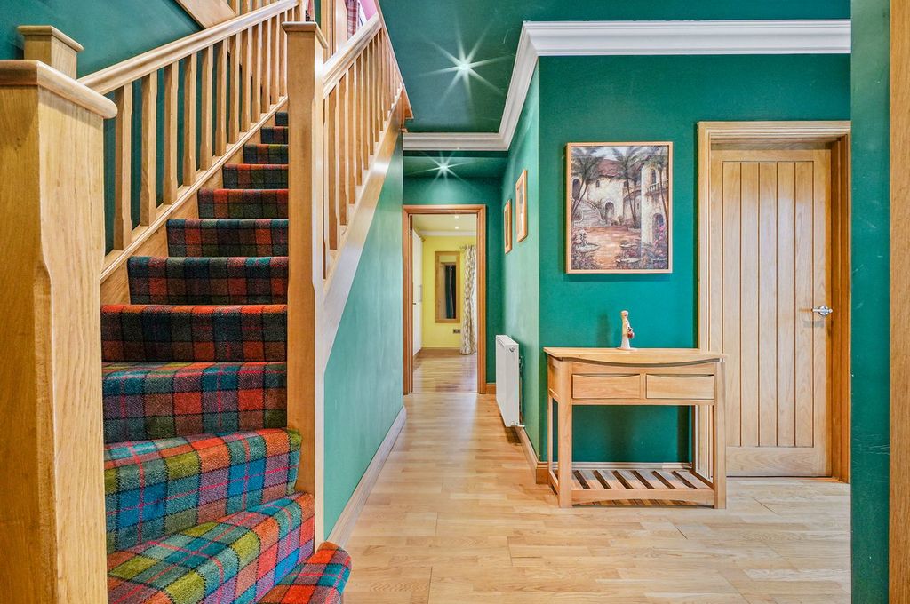 Property photo 2 of 22