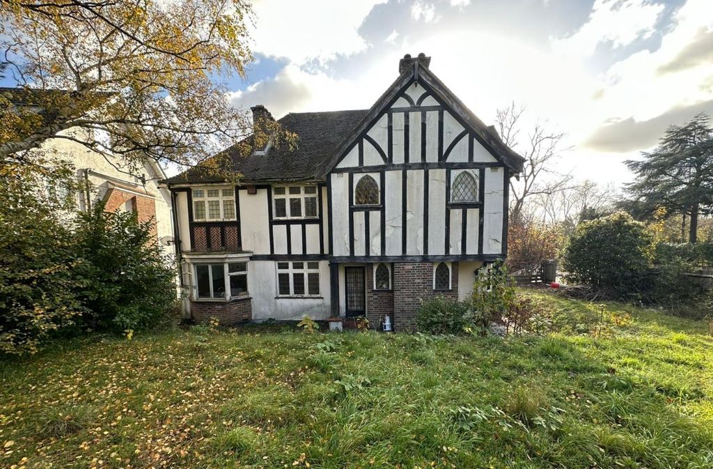 Property photo 2 of 24