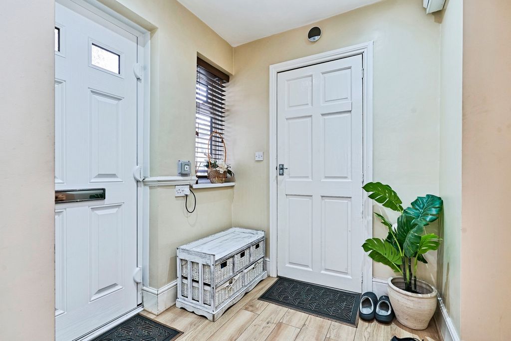 Property photo 2 of 29 Pbox-Img.Jpg