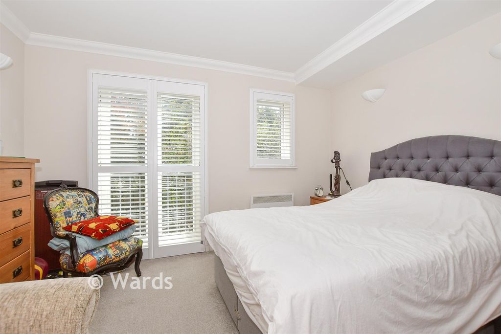 Property photo 3 of 7 Bedroom 1
