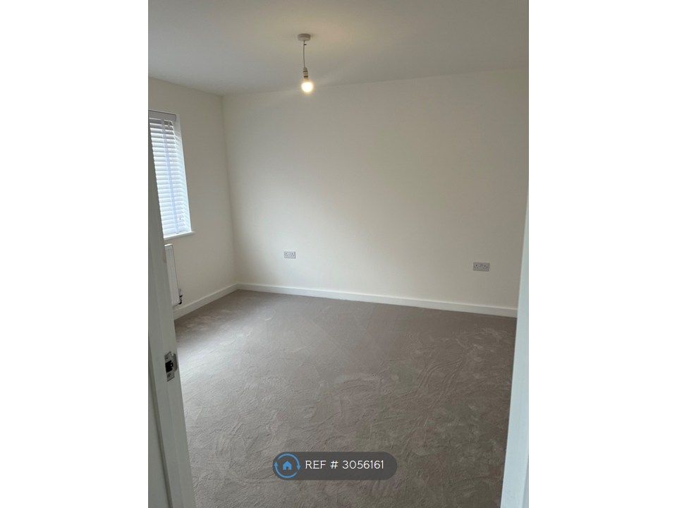 Property photo 3 of 33
