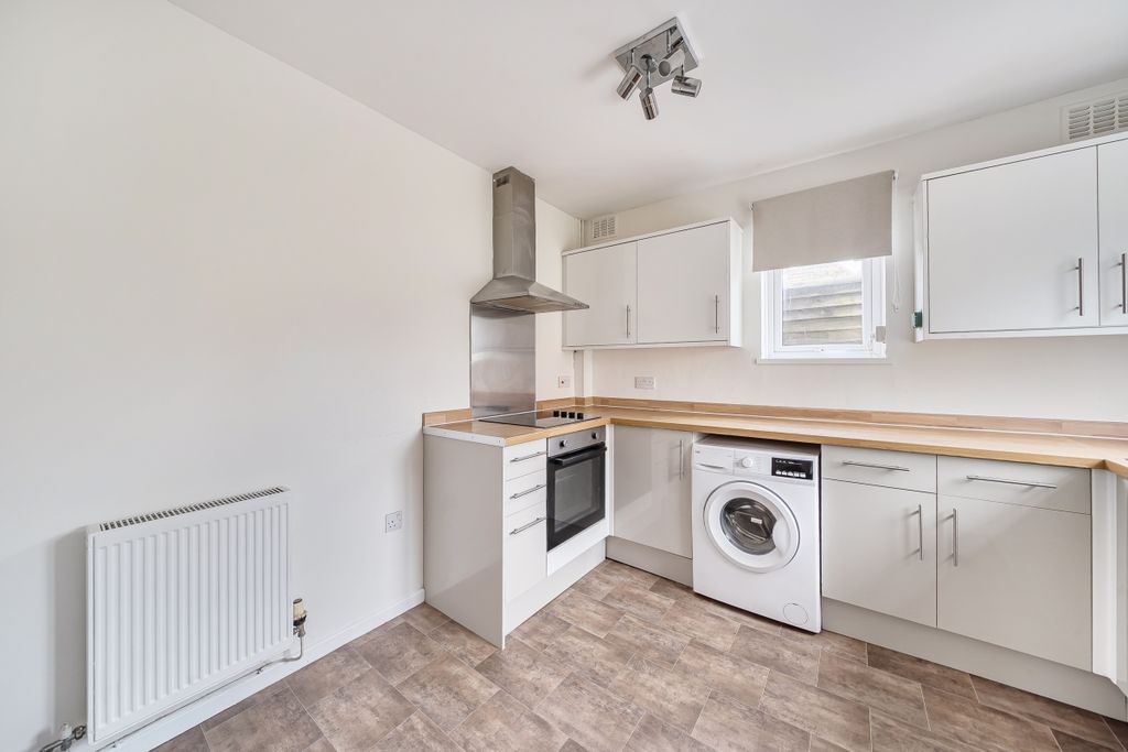 Property photo 2 of 22 1383636-8-692723B...