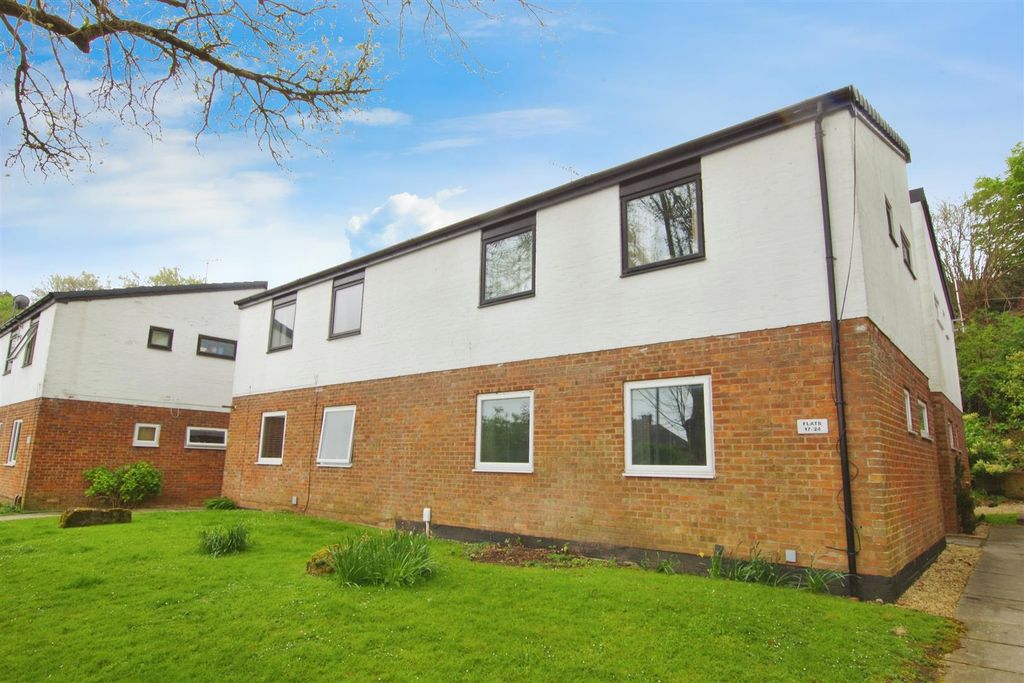 Property photo 1 of 9
